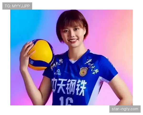 龚翔宇训练完顺手拎走三袋冰敷包，这自律程度真不是一般人扛得住的